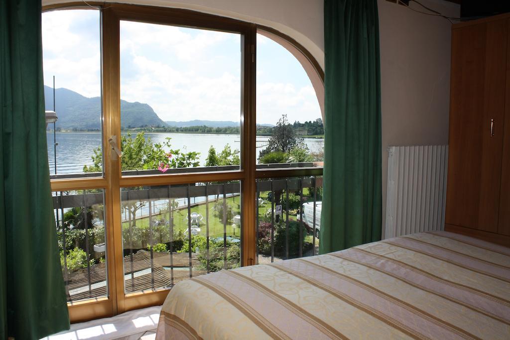Albergo Ristorante Punta Dell'Est Clusane Buitenkant foto
